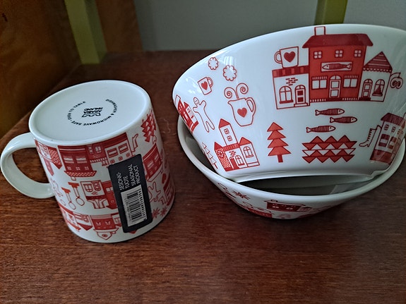 Joulukylä muki ja kaksi kulhoa