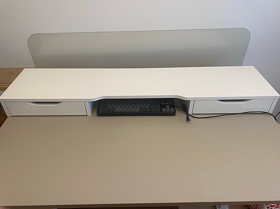 Ikea Alex laatikosto työpöydälle
