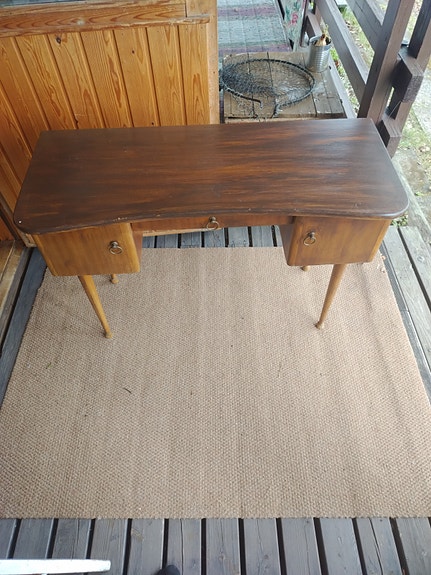 Teak pöytä