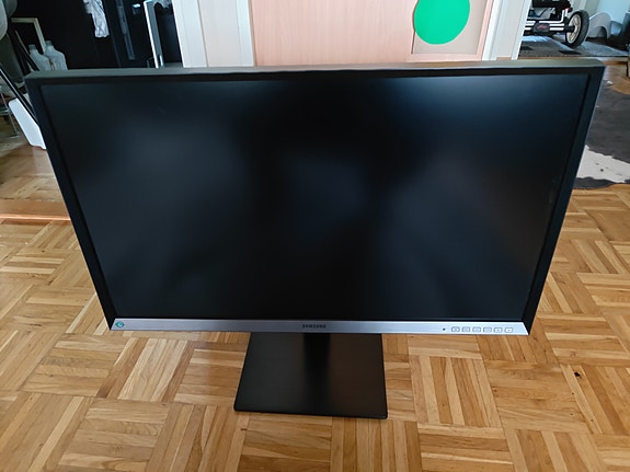 Samsung 32" näyttö