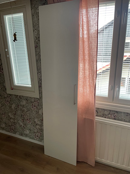 Ikea Fardal ovi korkeakiilto