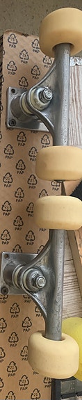 Skateboardin renkaat ja trukit