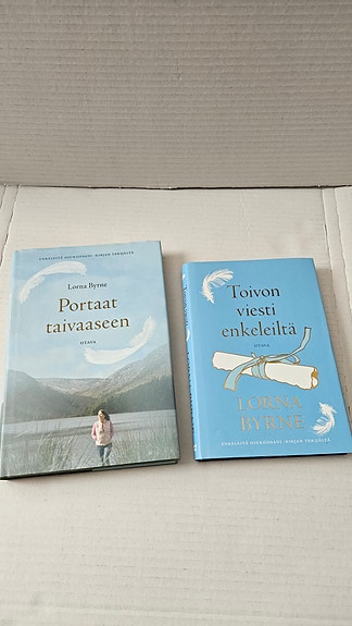 Lorna Byrne kirjat Portaat taivaaseen & Toivon viesti enkeleiltä