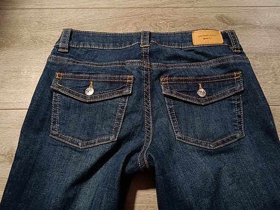 Gina Tricot perfect jeans 38/M matala vyötärö bootcut läppätaskut