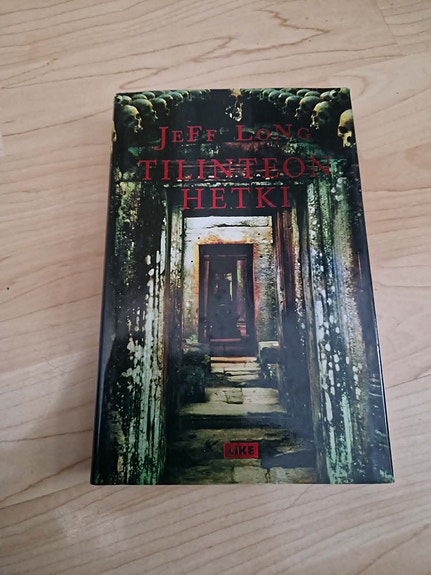 Jeff Long: Tilinteon hetki