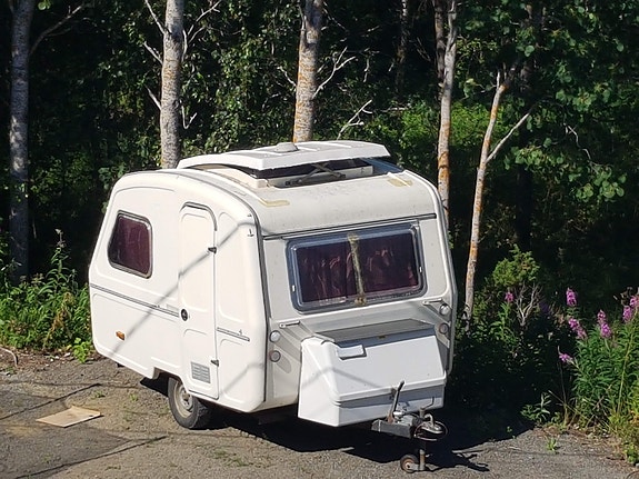 Vuokrataan poksi asuntovaunu