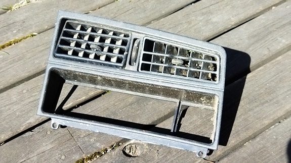 Opel Ascona C kojelaudan tuuletusritilä