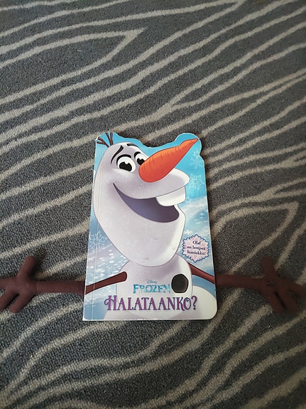 Frozen Olaf Halataanko? kirja
