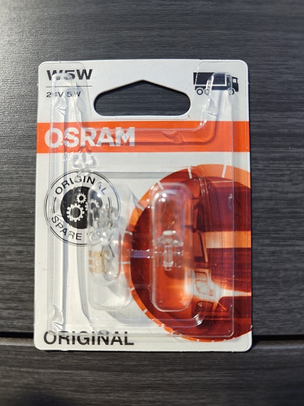 Osram W5W 24V polttimot (2 kpl) (uudet)