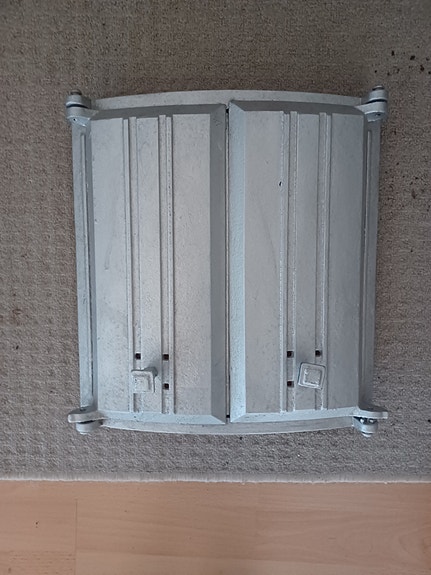 Pönttöuunin luukku