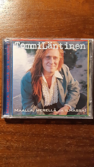 Tommi Läntinen: Maalla, merellä ja ilmassa!