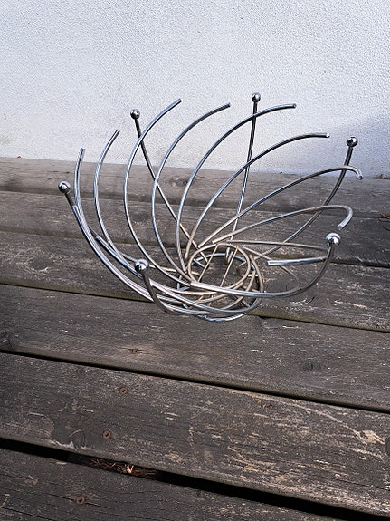 Metallinen kori, hedelmäkori
