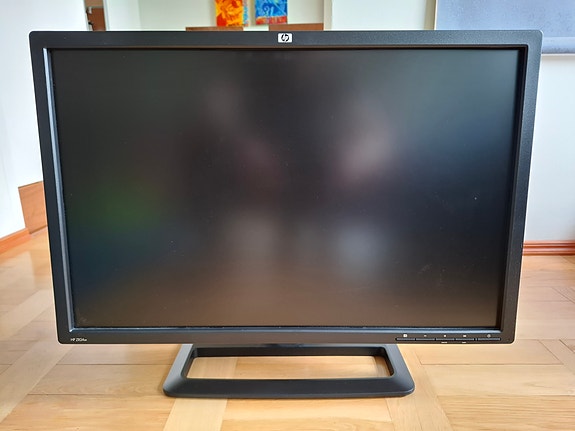 HP 24" näyttö DVI/VGA/USB