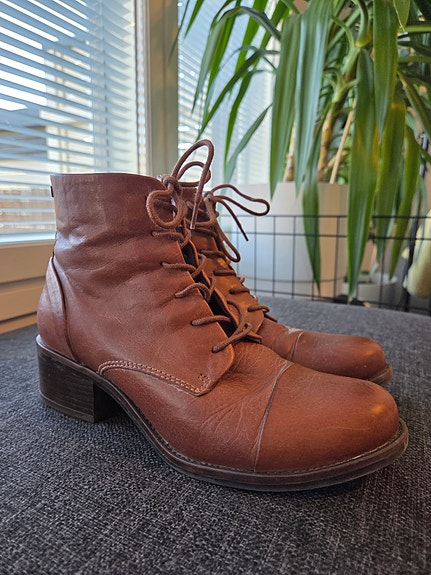 Naisten nahkaiset nilkkuri-kengät 38