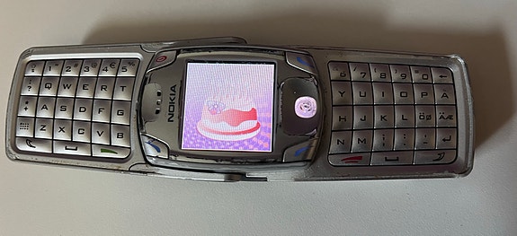Nokia 6820 a + uusi akku.