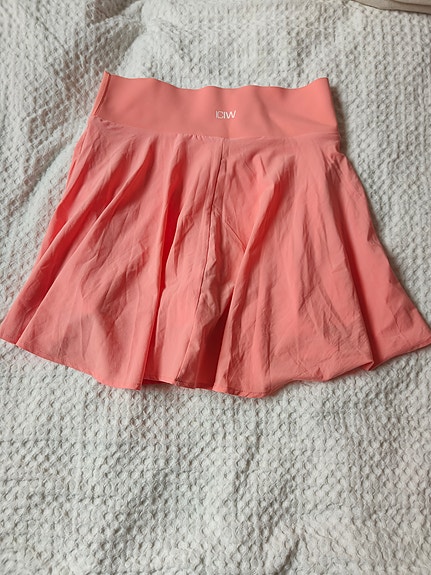 ICIW urheiluhame shortsilla M koralli