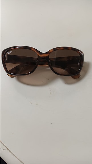 Ray-Ban aurinkolasit
