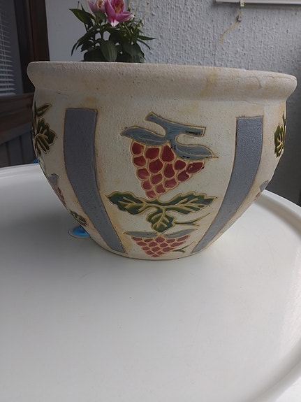 Iso keraaminen kukkaruukku