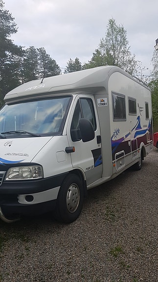 Vuokrataan asuntoauto