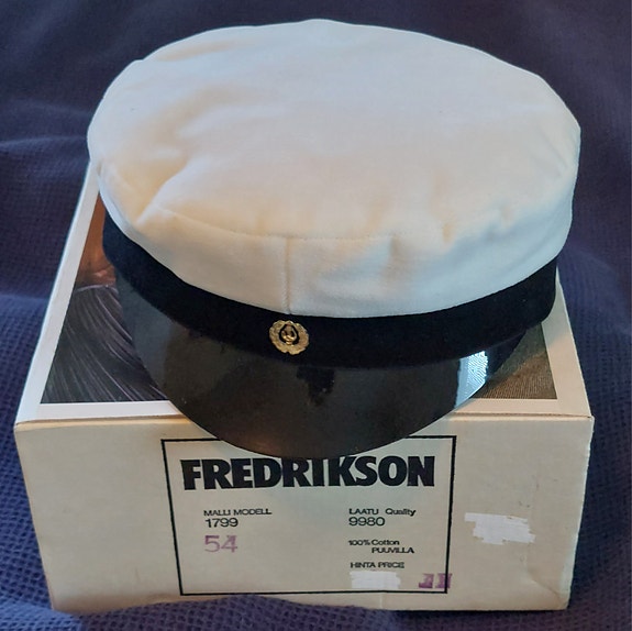 Yo lakki Fredrikson koko 54