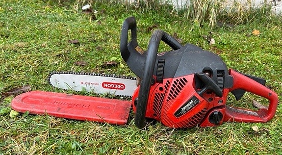 Jonsered CS 2240 moottorisaha