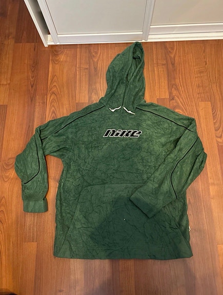 Nike huppari