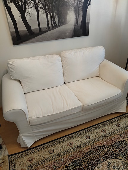 Ektorp 2-istuttava sohva 140 €