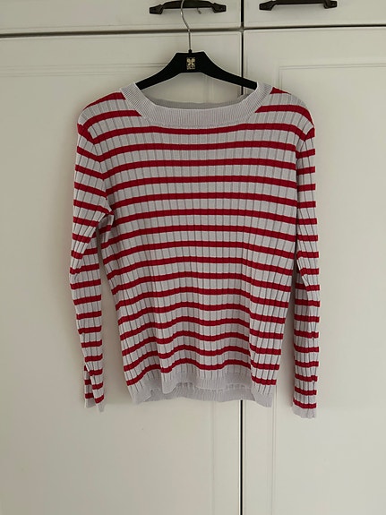 Raidallinen neule (M)