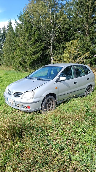 Nissan Almera Tino 2005 osina