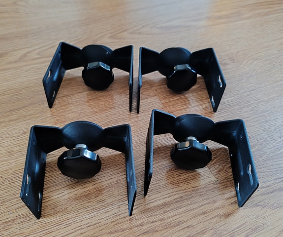 Kaiuttimen seinäkiinnikkeet (4 kpl)