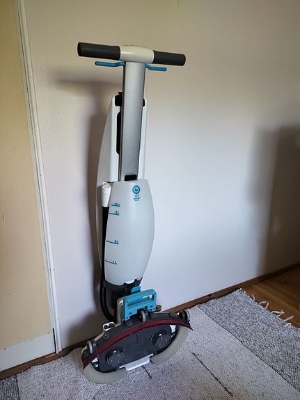 i-mop Lite -yhdistelmäkone + 2 akkua (vähän käytetty)