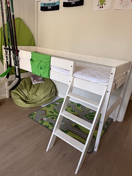 Valkoinen parvisänky 90x200 + patja