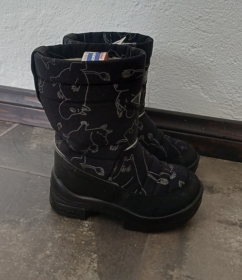 Kuoma lasten talvikengät koko 26 musta unisex