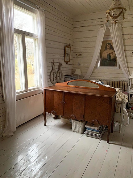 Kaunis 1900-luvun senkki