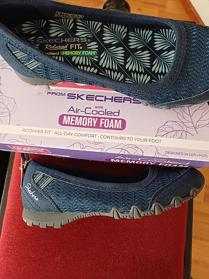 Uudet Skechers ballerinat 36