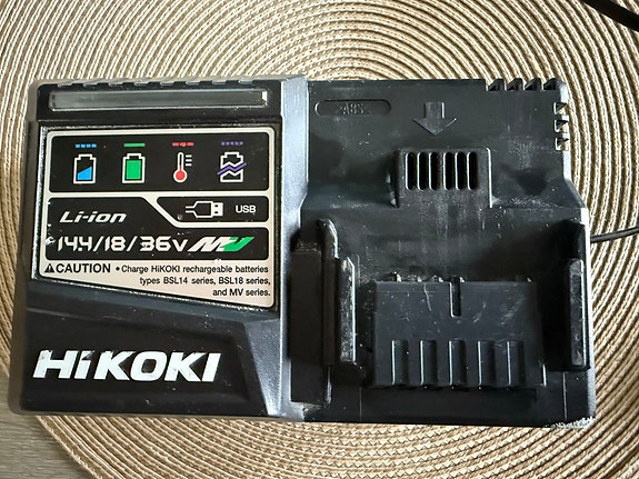 HiKoki UC18YSL3 akkulaturi 14,4–36V USB-liitännällä