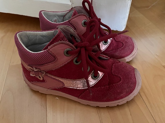 Superfit kengät koko 25