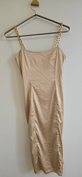 Mekko beige satiini