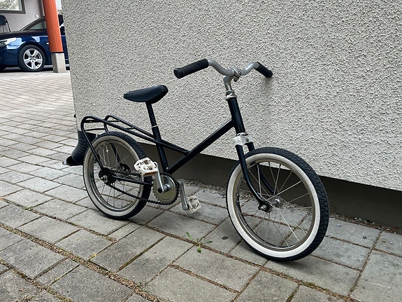 Helkama lastenpyörä 16" musta