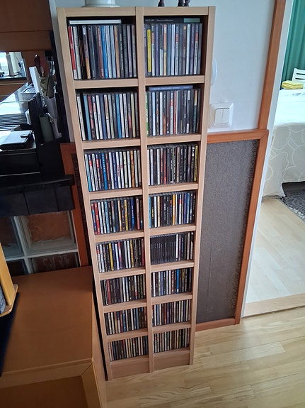 CD-hylly vaalea puu n.260 cd levyä