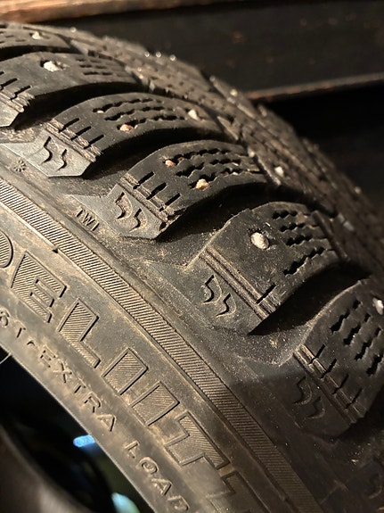 Nokian Hakkapeliitta nastarenkaat 185/55R15