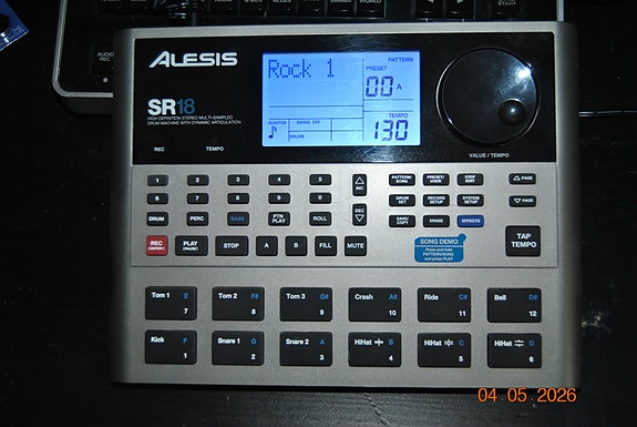 Rumpukone Alesis SR18