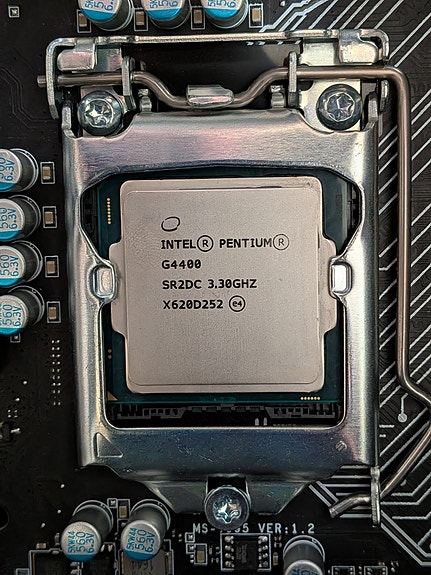 Intel Pentium G4400 prosessori