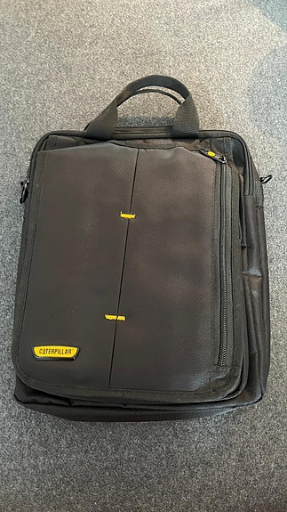 Caterpillar black spacious backpack- Tilava Reppu