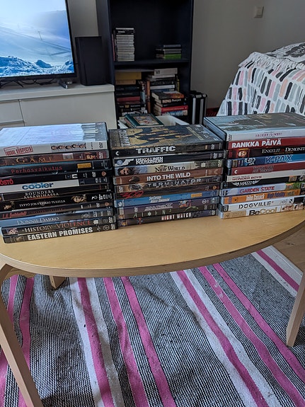 Elokuva-DVD:t kokoelma, mm. Traffic, Into the Wild, 300, High Fidelity