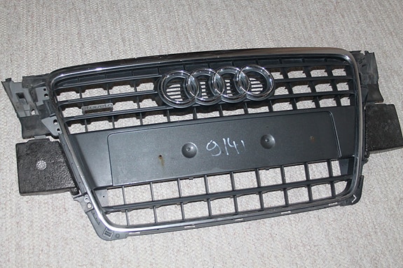 Audi A4 B8 malli etusäleikkö maski auto alkuperäinen osanumero 8K0853651