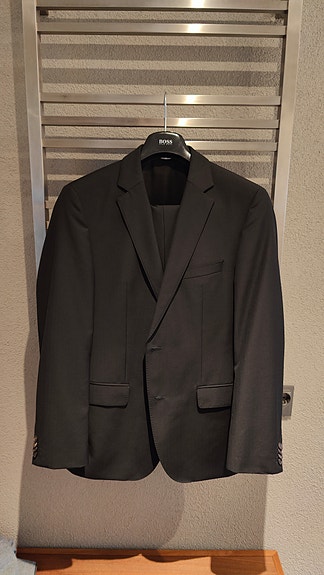 Hugo Boss puku
