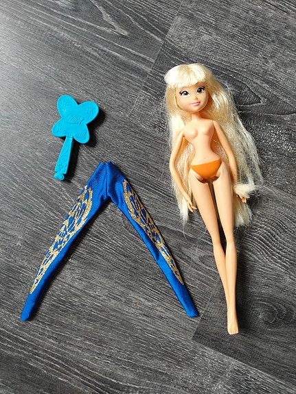 Winx Club Stella -nukke, housut ja harja