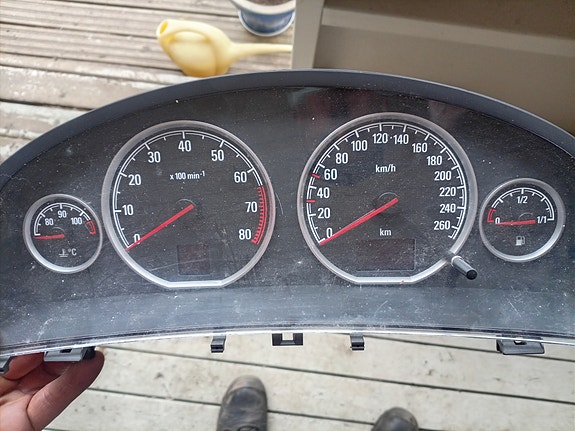 Opel Vectra C 2.2bensa 2005vm Mittaristo