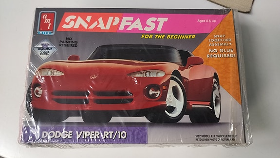 AMT Dodge Viper 1:32
